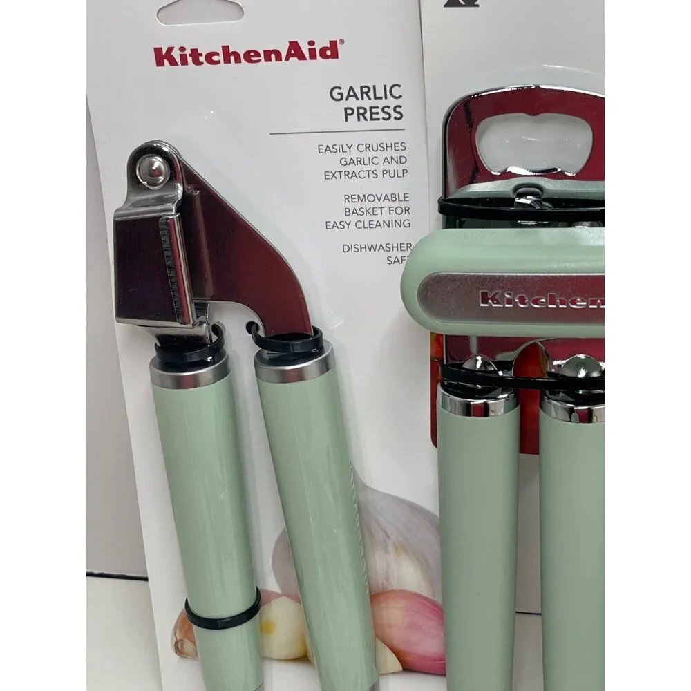 KitchenAid  pistachio 16 Piece Kitchen Utensil Set - VHTF New With‎ Tags